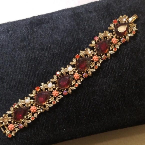 2 Vintage Bracelets - Picture 2 of 8